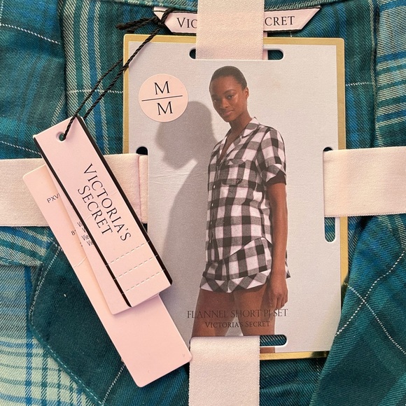 Victoria’s Secret Flannel Short Set - Picture 2 of 3